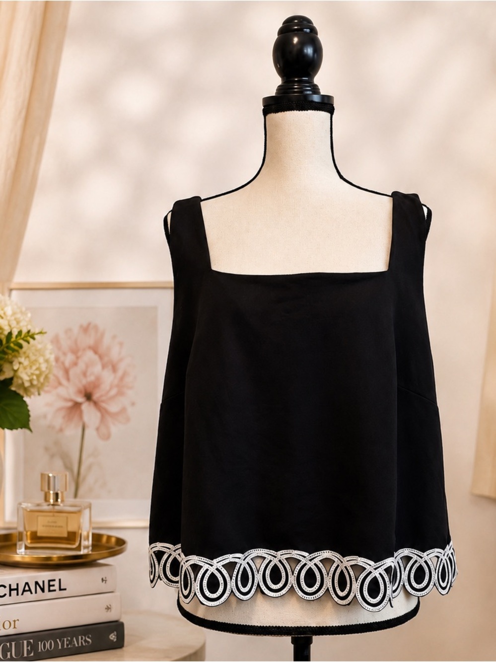 Ann Taylor • Scalloped Ponte Flowy Tank Top • Size XL